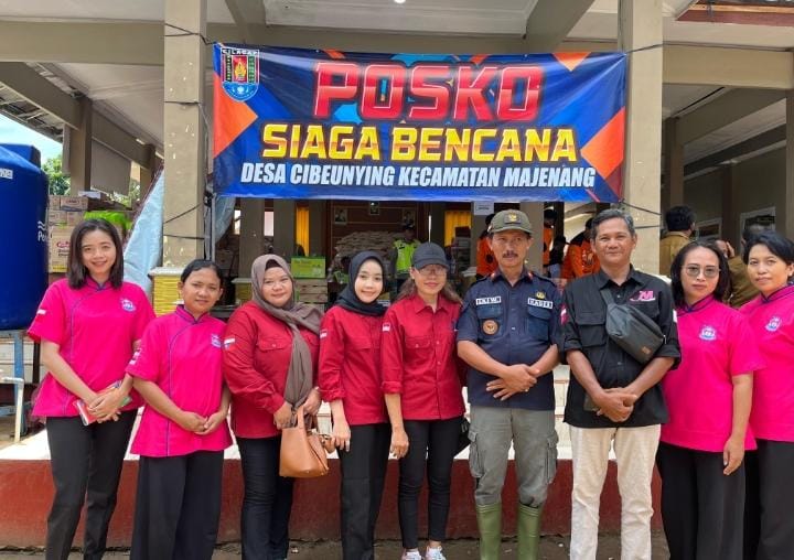 PT Joe Manpower Internasional Cabang Cilacap Beri Bantuan Beras hingga Pakaian untuk Korban Longsor 