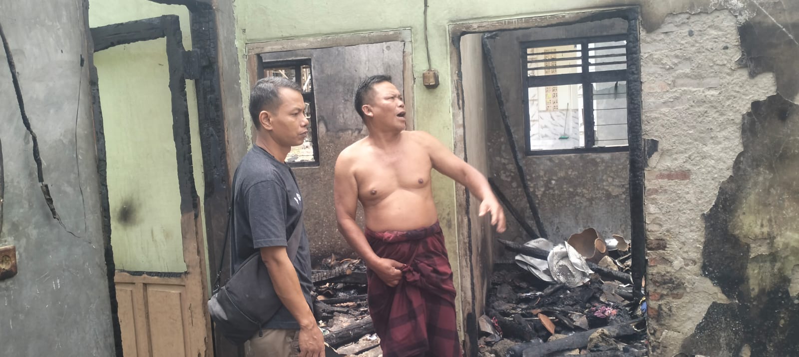 Rumah Warga Kampung Kadu hejo Ludes Terbakar