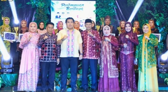 Gemilang dan Penuh Kreativitas, Kader DWP Sungai Penuh Tampilkan Pesona Batik dan Lagu Daerah