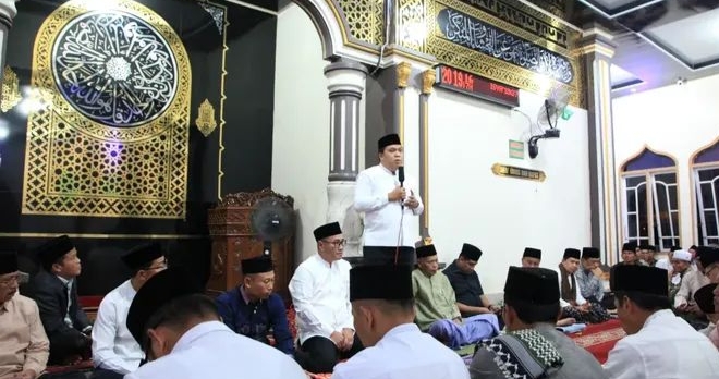 Ketua DPRD Hutri Randa bersama Anggota hadiri Safari Ramadhan Pemkot di Masjid Baiturrahim Koto Dian