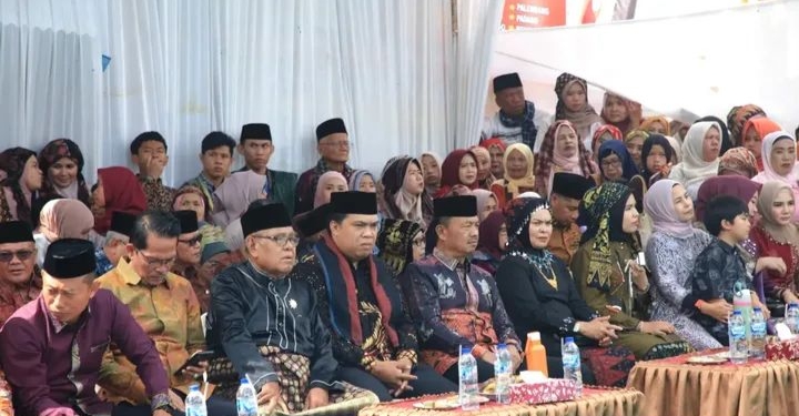 Pimpinan dan Anggota DPRD Hadiri Puncak Kenduri Sko 6 Luhah Sungai Penuh
