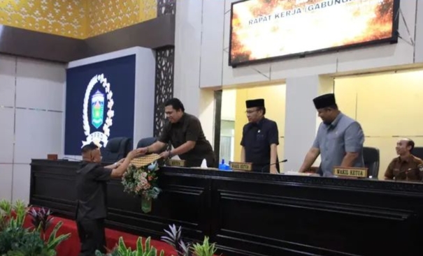 DPRD Kota Sungai Penuh Gelar Rapat Kerja Bahas Laporan Hasil Pembahasan KUA-PPAS 2027